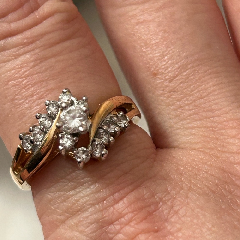 Cluster Elegant Gold and Silver Women's Ring 7 1/2